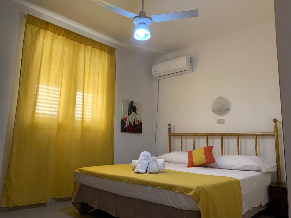 La Bussola Hotel Porto Palo Luaran gambar
